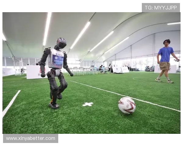 足球明星包内必备物品揭秘：从训练装备到私人小物，细节全解析